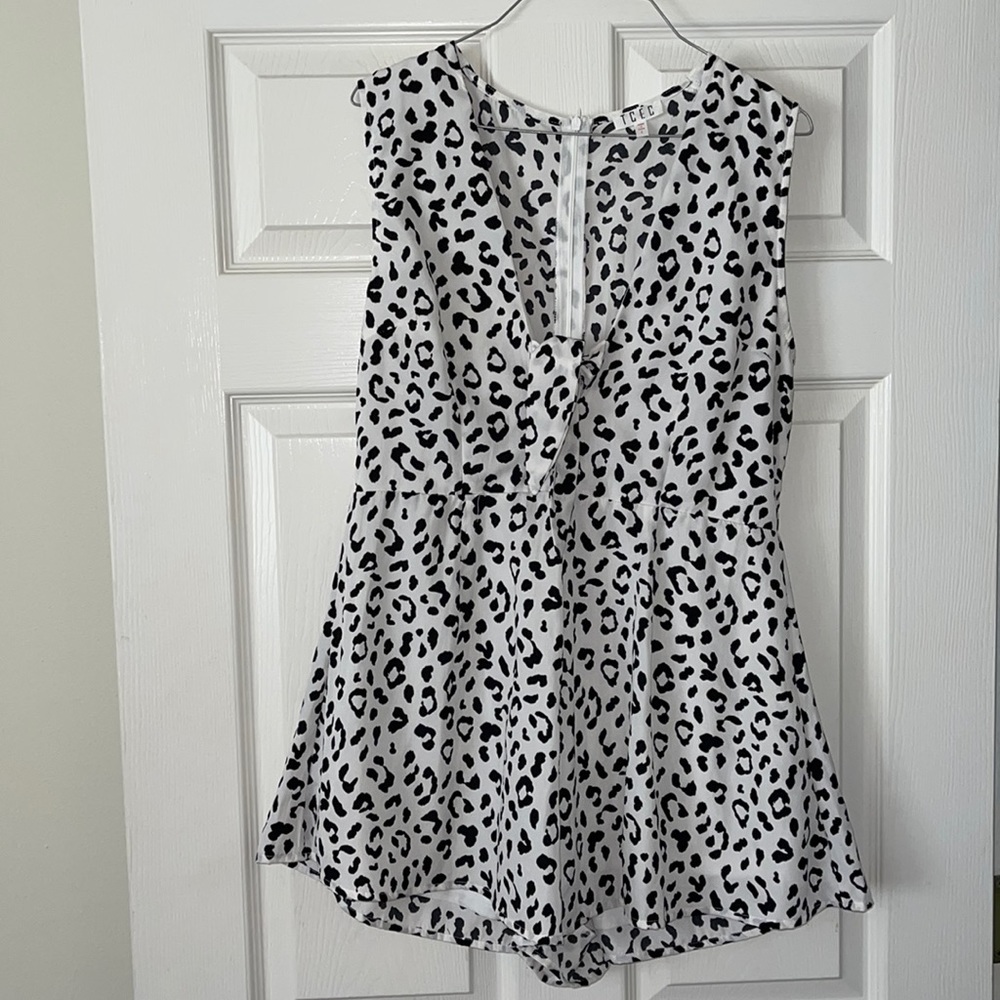 Size L TCEC leopard boutique romper